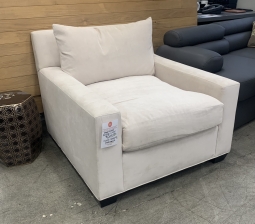 Oversized Lounge Chair (Home Staging Overstock)