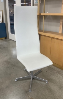 Arne Jacobsen Oxford Chair - SLS Beverly HIlls